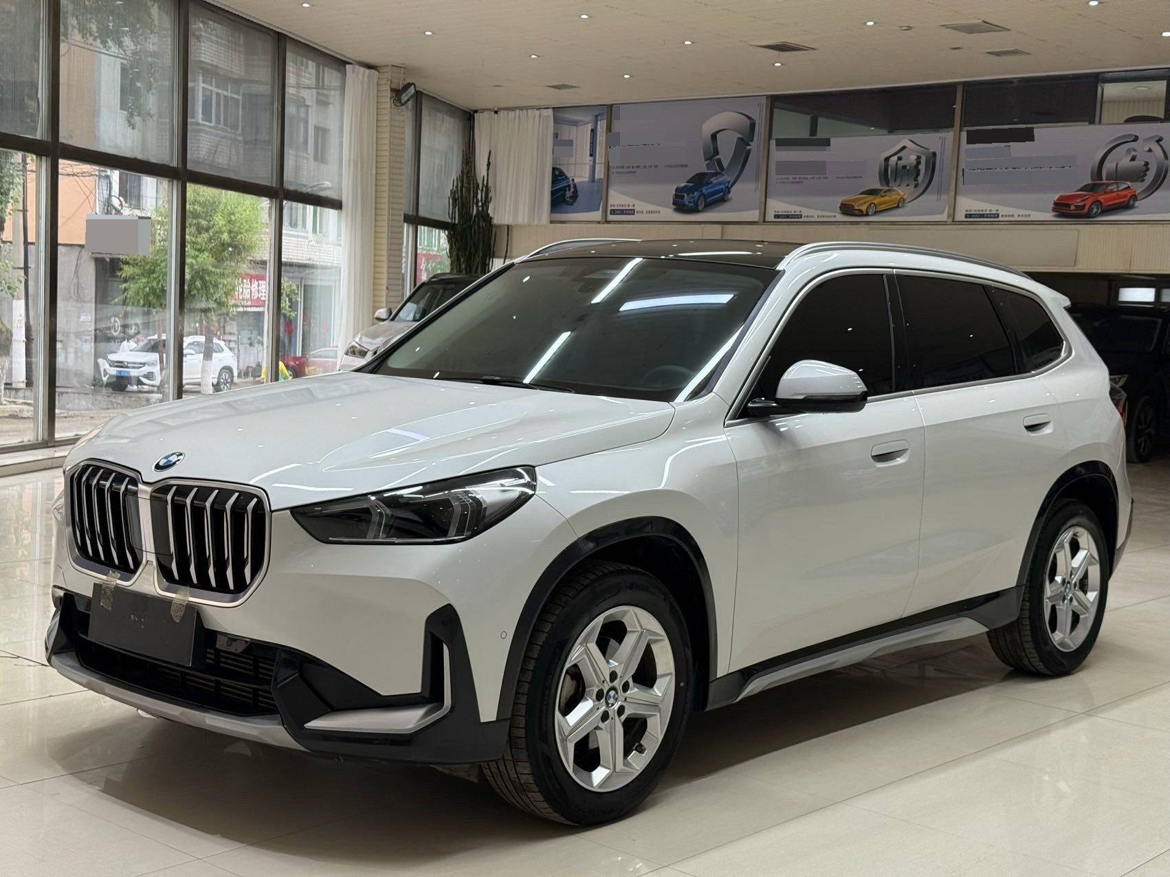 BMW X1 2023 BMW X1 2023 car image
