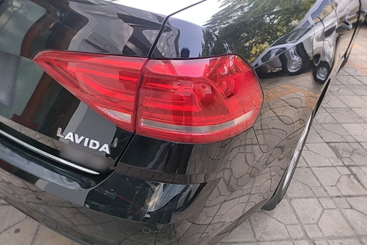 Volkswagen Lavida 2017 car image #8