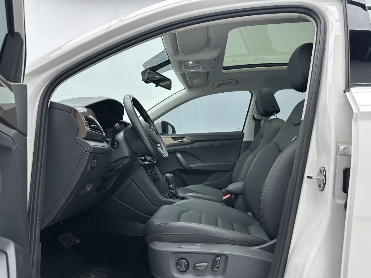 Volkswagen Tharu 2022 car image #5