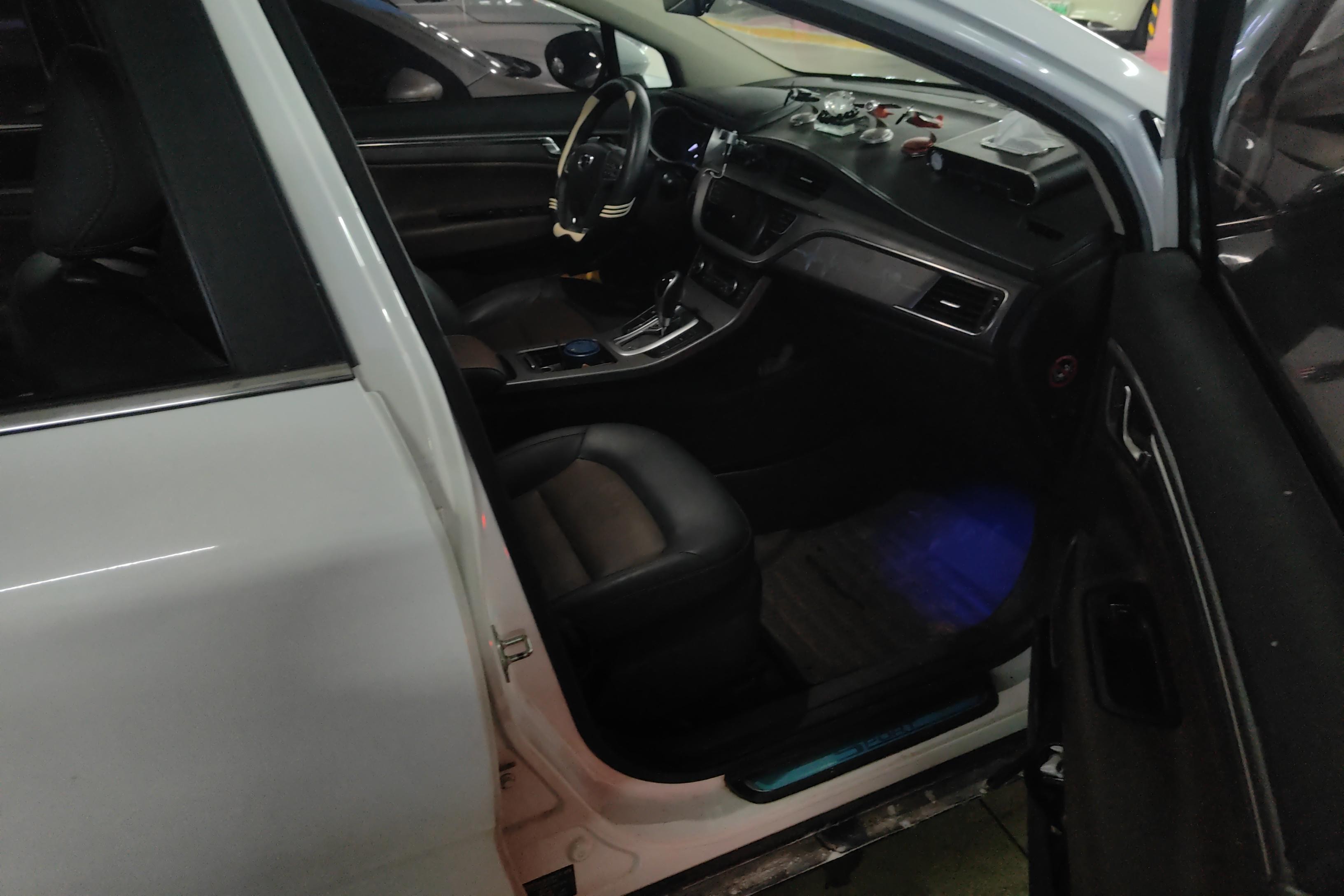 GEELY Emgrand GS 2018 immagine di auto #3