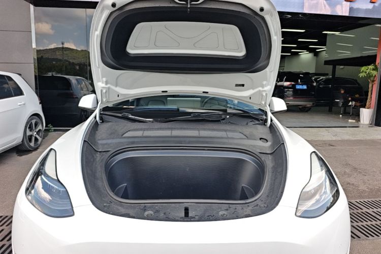 Tesla Model Y 2023 #20 Tesla Model Y 2023 car image #20