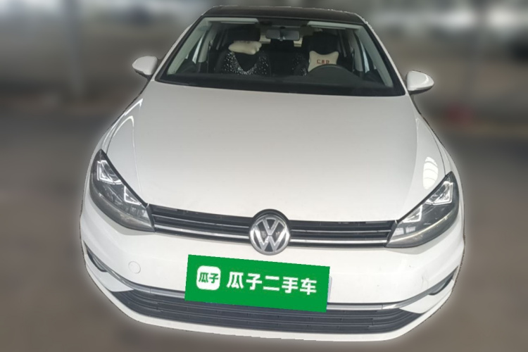 Volkswagen Golf 2019 car image #3