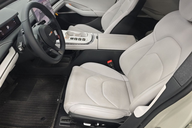 MI SU7 2024 car image #15