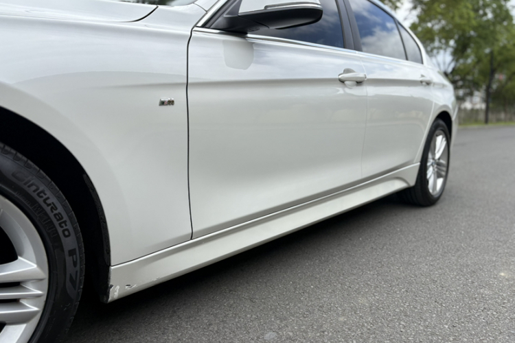 BMW 3 Series 2017 car image #26