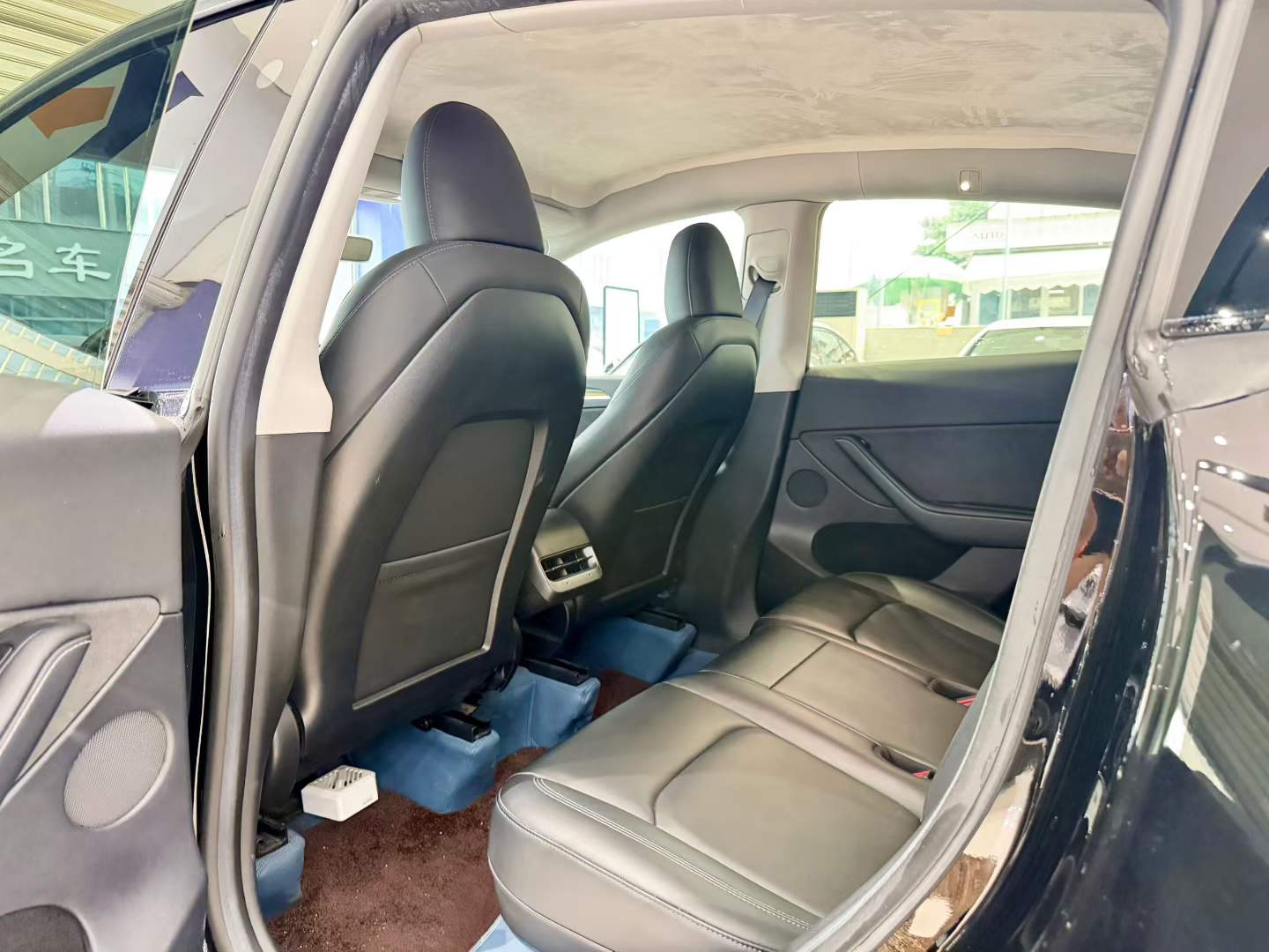 Tesla Model Y 2023 #6 Tesla Model Y 2023 صورة سيارة #6