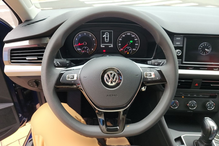 Volkswagen Lavida 2018 #11 Volkswagen Lavida 2018 car image #11
