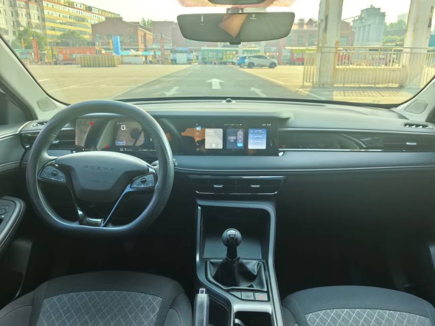 Roewe i5 2025 #5 Roewe i5 2025 car image #5
