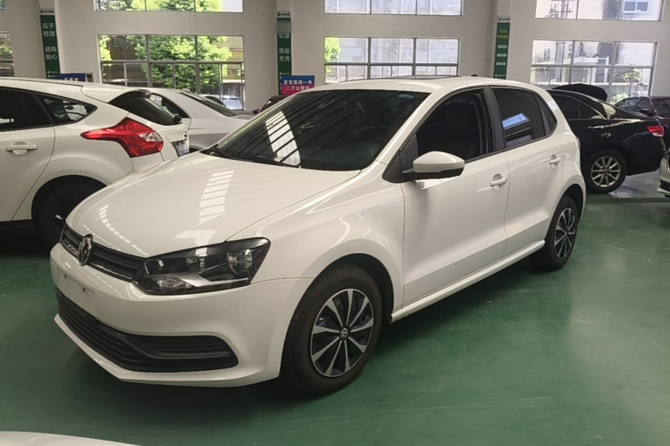 Volkswagen Polo 2018 car image #2
