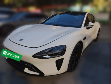 MI SU7 2024 immagine di auto 