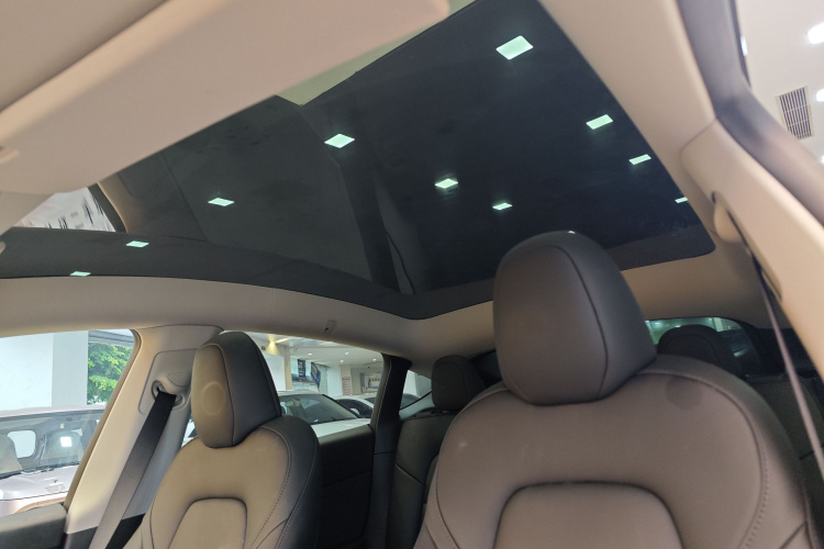 Tesla Model Y 2023 #22 Tesla Model Y 2023 car image #22