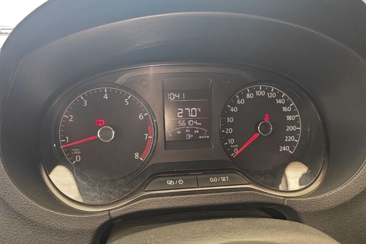 Volkswagen Polo 2016 car image #12