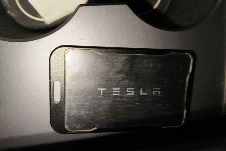 Tesla Model Y 2021 car image #9