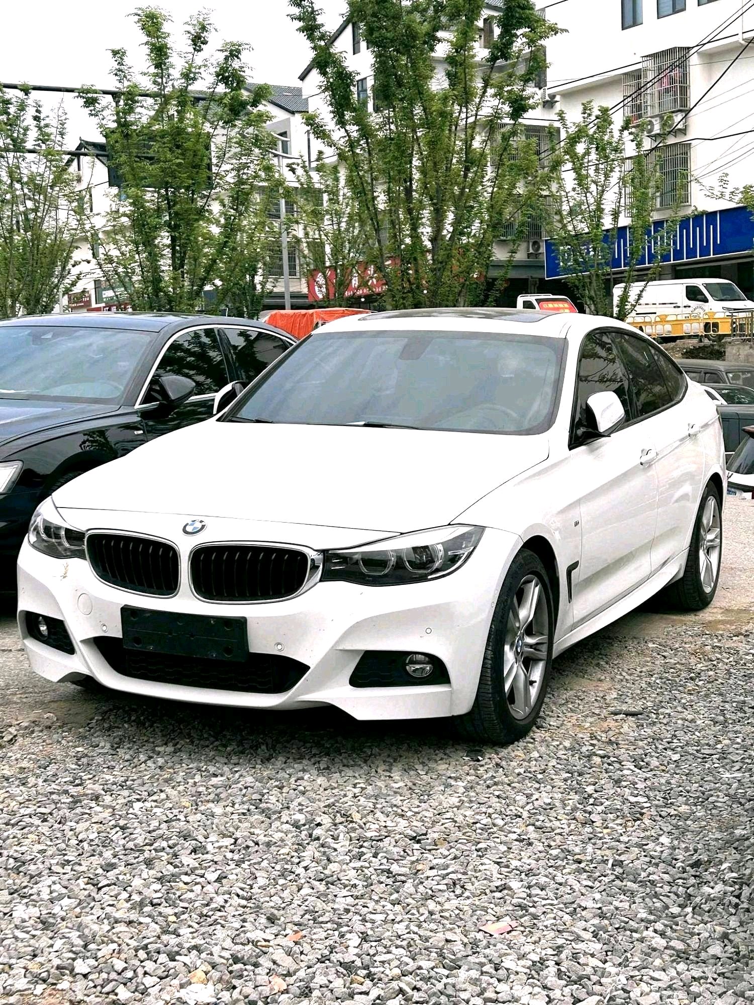 BMW 3 Series GT 2020 car image 