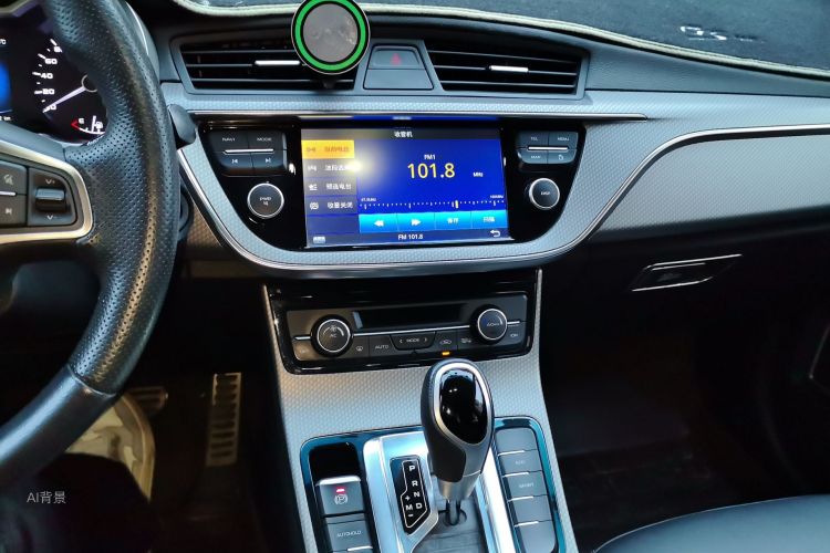GEELY Emgrand GS 2017 car image #15
