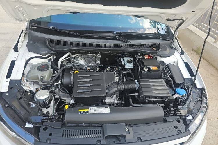 Volkswagen Polo 2021 car image #22