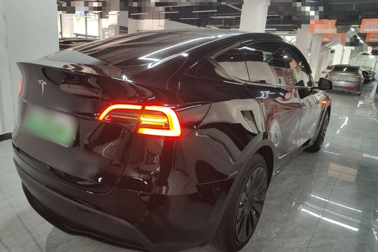 Tesla Model Y 2022 #5 Tesla Model Y 2022 car image #5