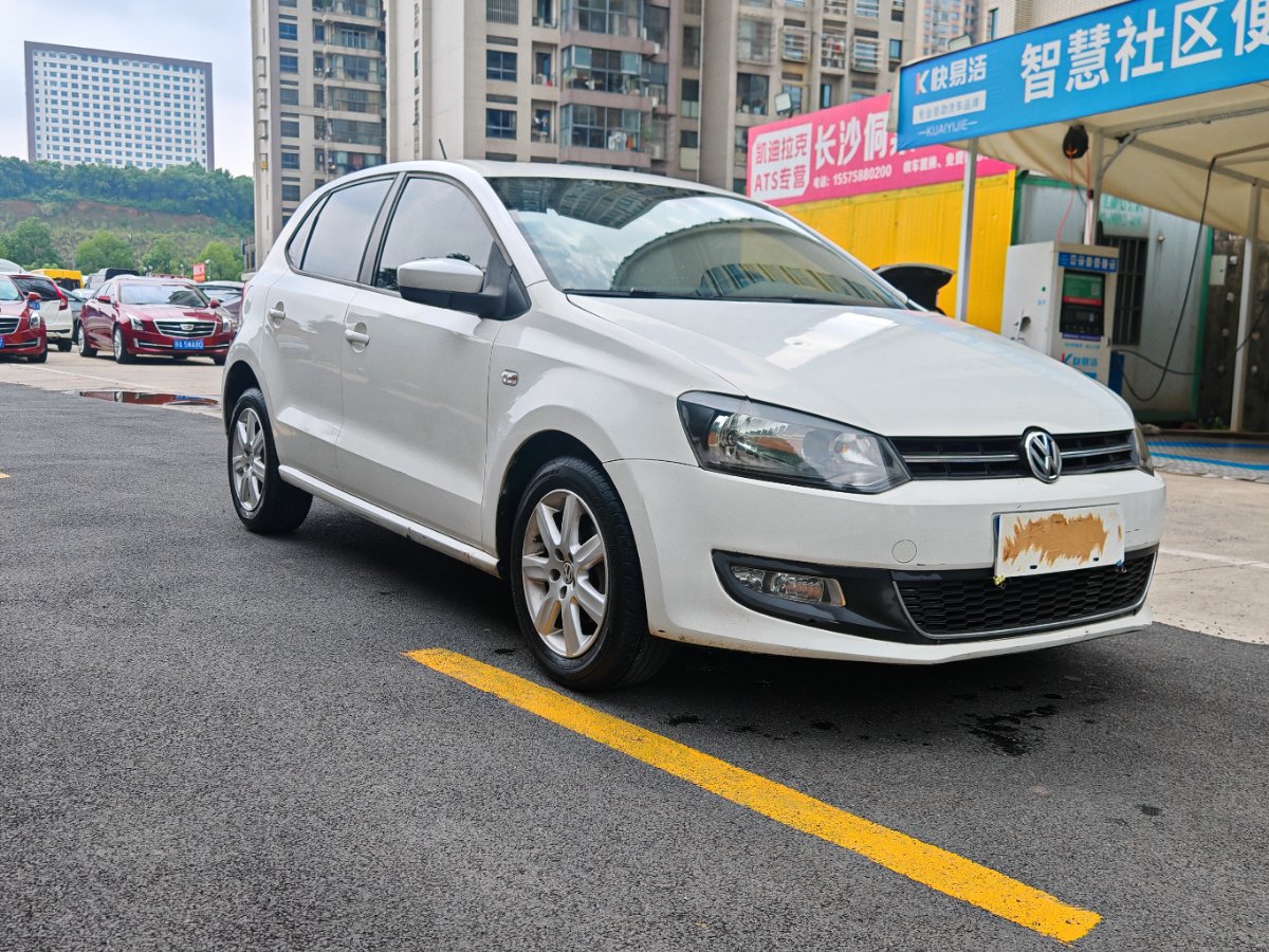 Volkswagen Polo 2012 car image #3