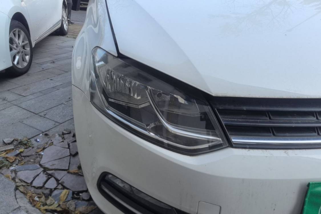 Volkswagen Polo 2014 car image #7