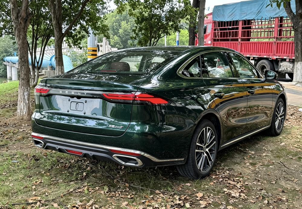 GEELY Emgrand 2025 #7 GEELY Emgrand 2025 car image #7
