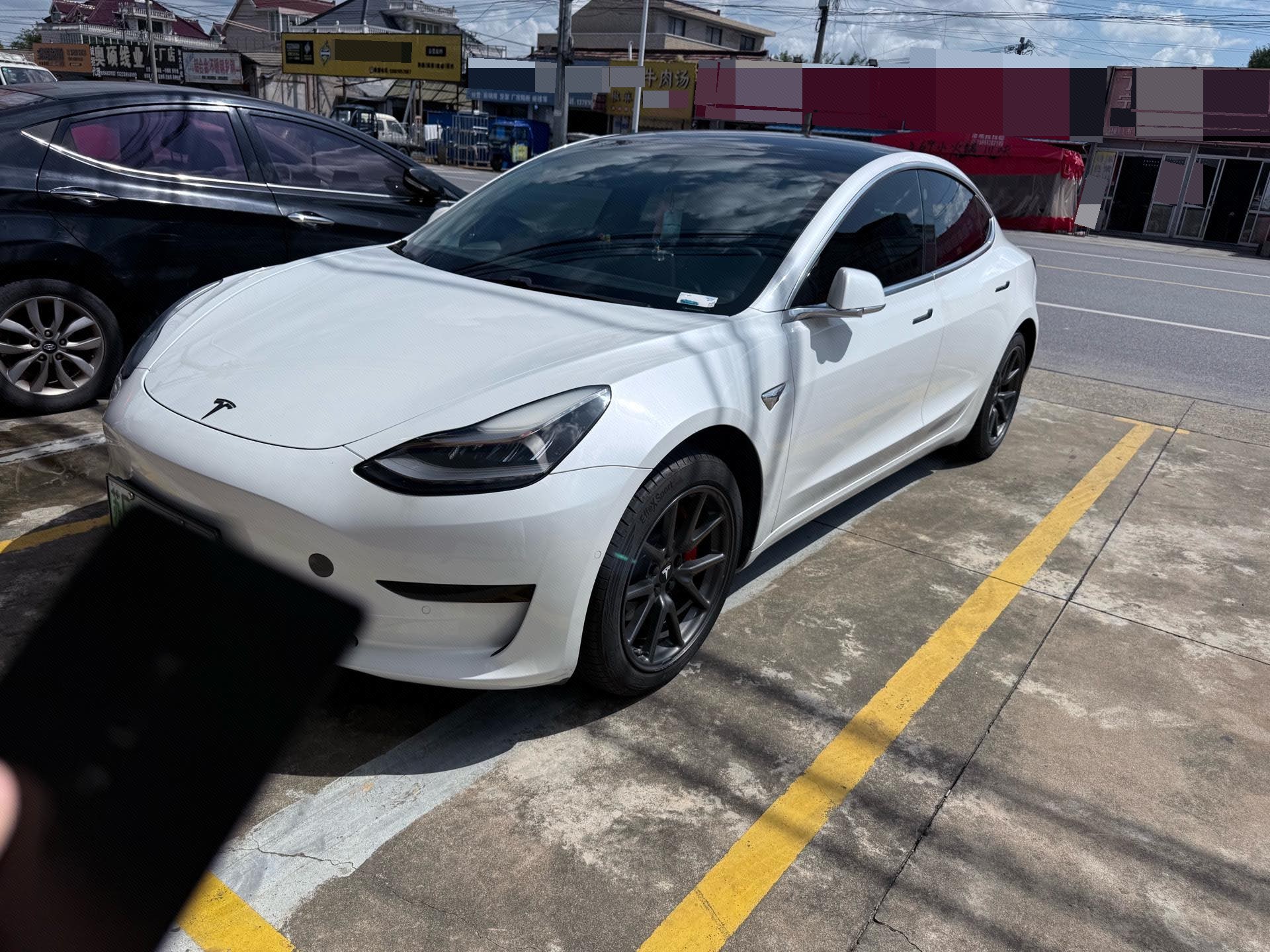 Tesla Model 3 2020 car image 