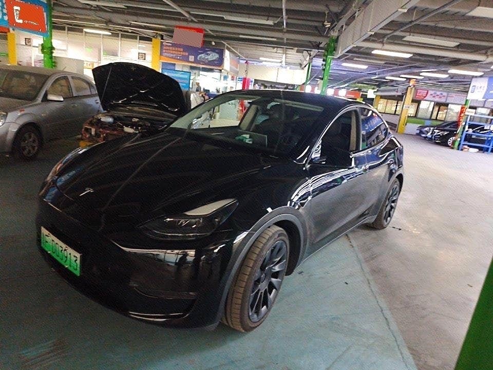 Tesla Model Y 2021 car image 
