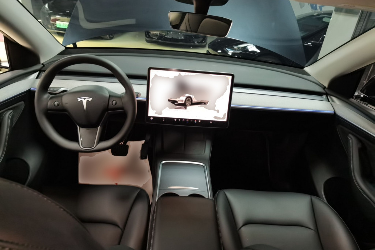 Tesla Model Y 2024 #10 Tesla Model Y 2024 car image #10