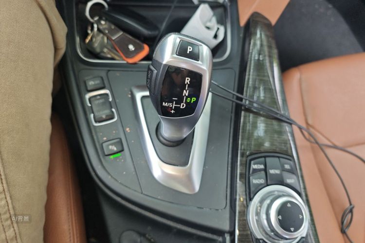 BMW 3 Series GT 2017 car image #16
