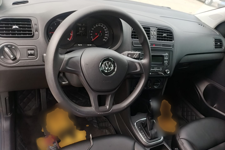 Volkswagen Polo 2018 car image #11