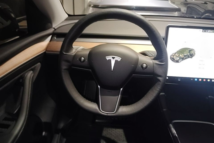 Tesla Model Y 2021 #13 Tesla Model Y 2021 car image #13