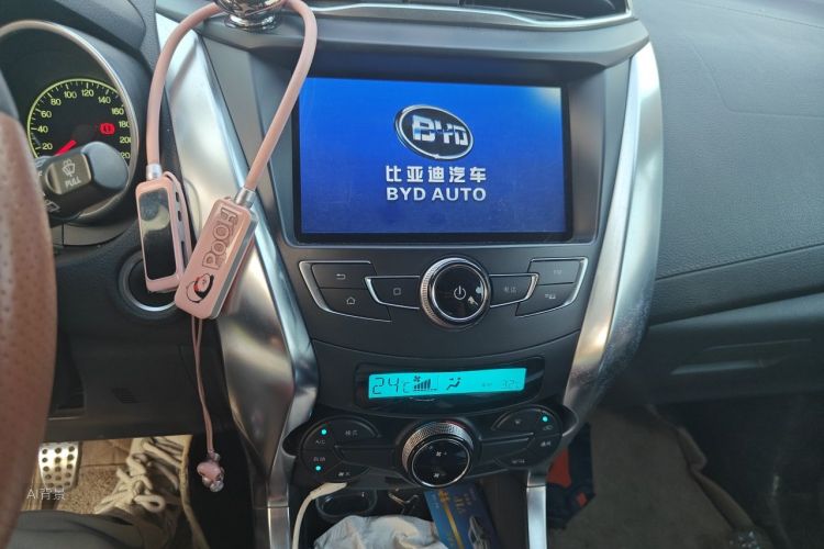 BYD Yuan 2017 #15 BYD Yuan 2017 car image #15
