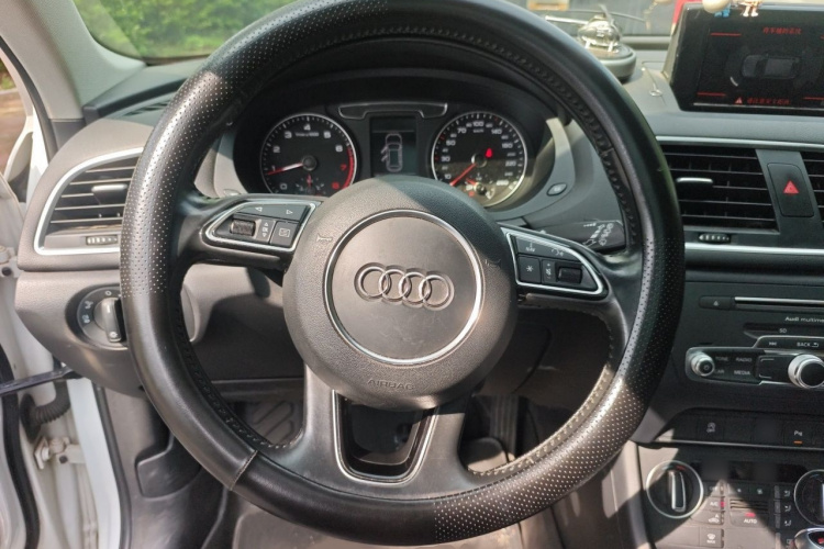 Audi Q3 2018 #15 Audi Q3 2018 car image #15