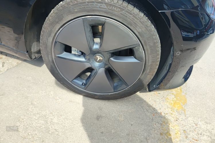 Tesla Model 3 2022 car image #9
