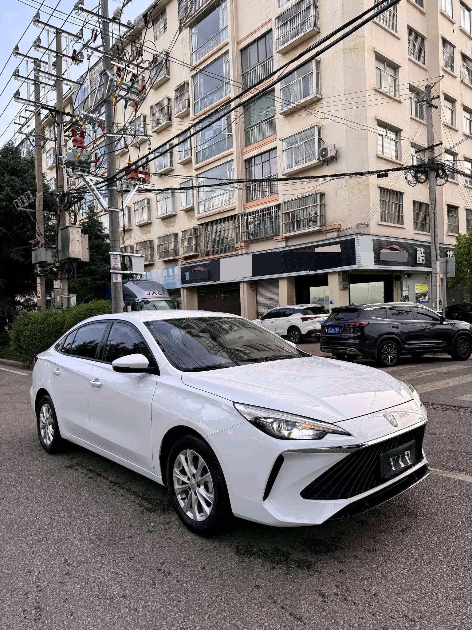 Roewe i5 2025 #3 Roewe i5 2025 car image #3