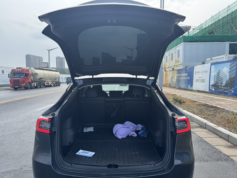 Tesla Model Y 2024 #10 Tesla Model Y 2024 car image #10