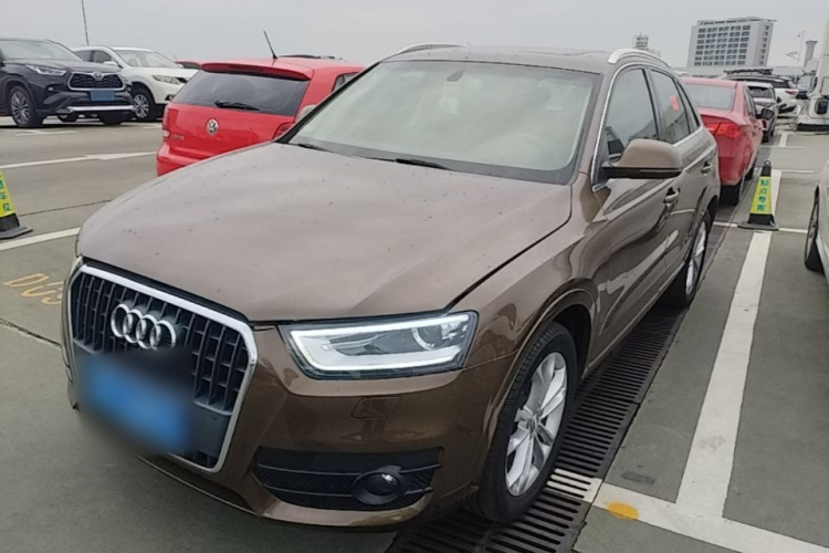 Audi Q3 2016 car image #2