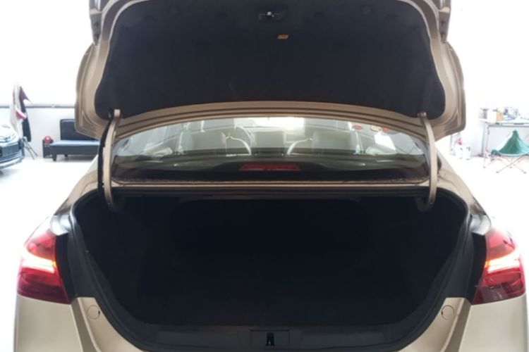GEELY Emgrand 2019 #19 GEELY Emgrand 2019 car image #19