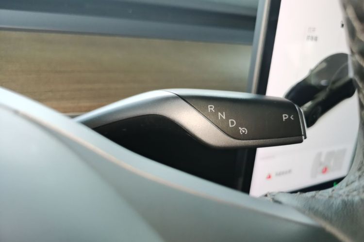 Tesla Model Y 2021 #14 Tesla Model Y 2021 car image #14