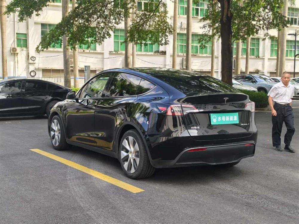 Tesla Model Y 2021 #3 Tesla Model Y 2021 car image #3
