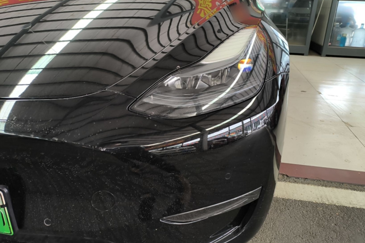 Tesla Model Y 2022 car image #23