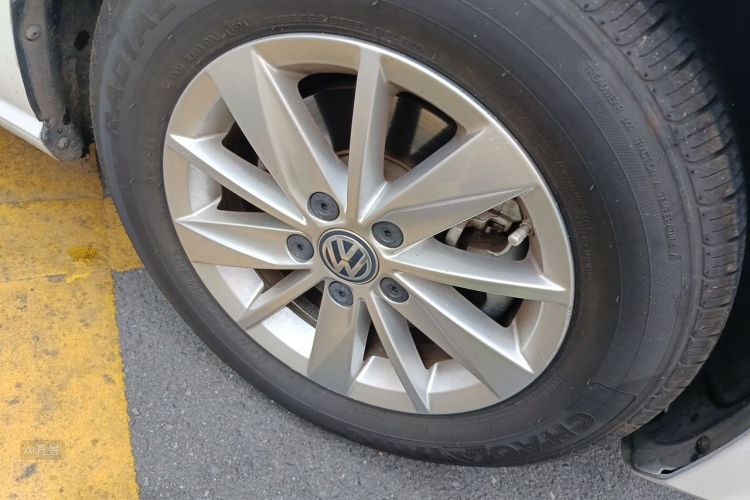 Volkswagen Golf 2017 car image #9