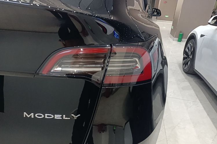 Tesla Model Y 2024 #8 Tesla Model Y 2024 изображение автомобиля #8