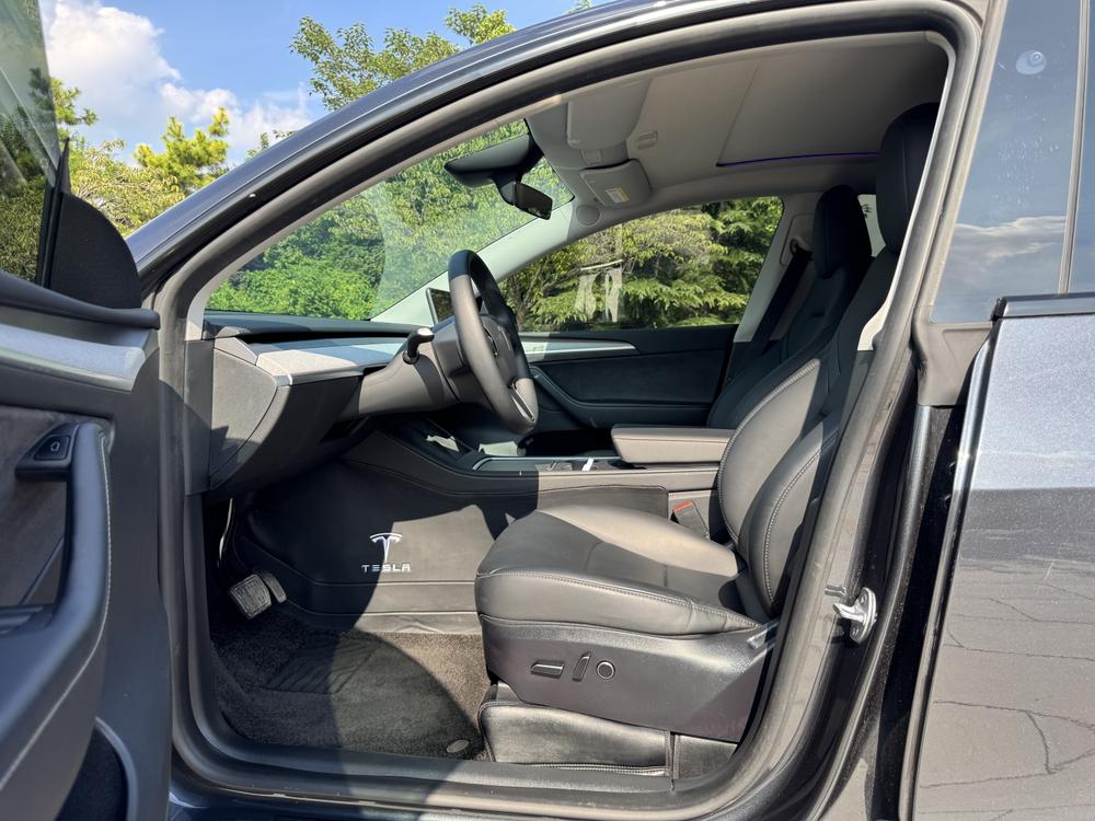 Tesla Model Y 2025 car image #18