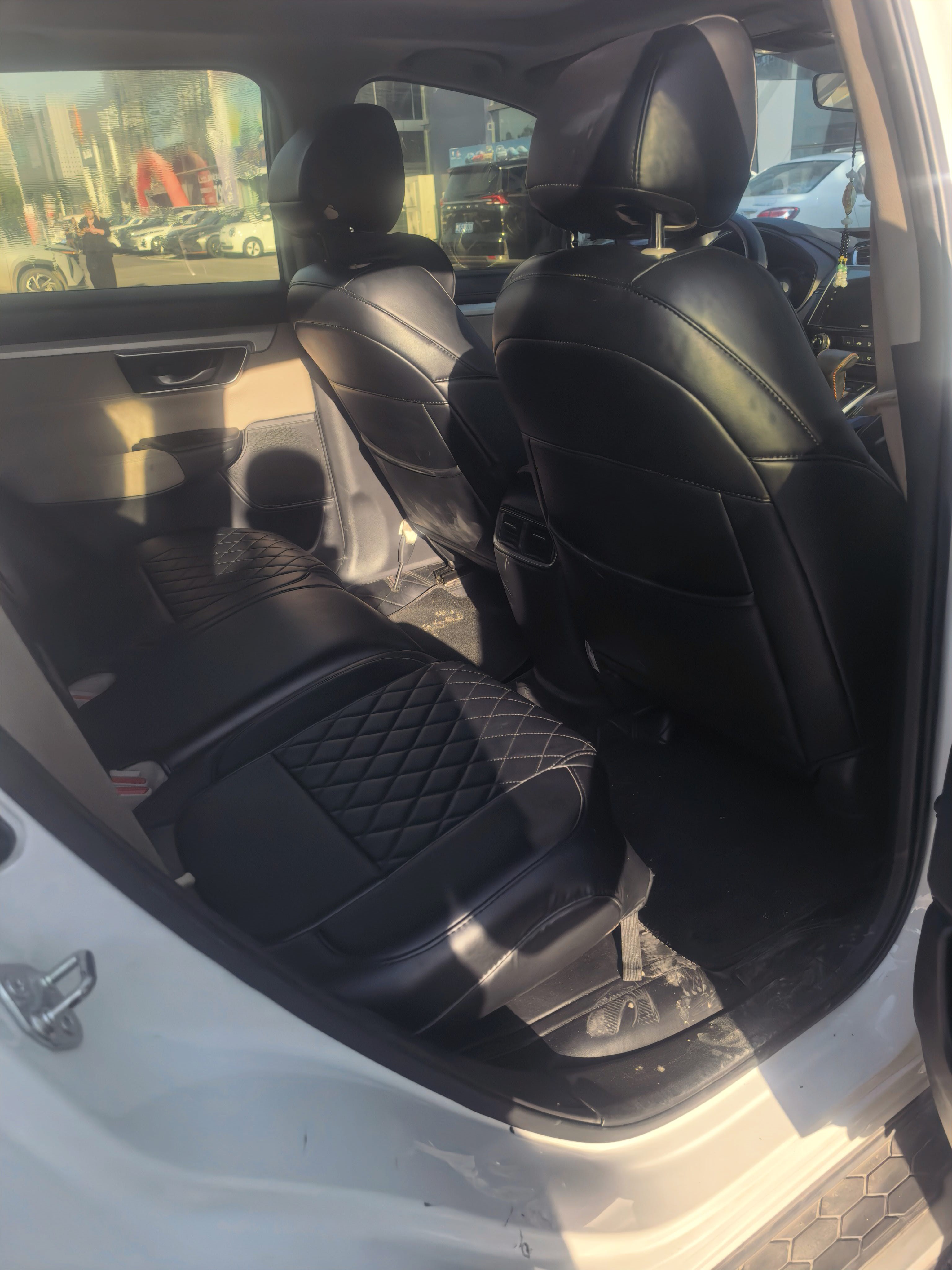 2019 car image #3