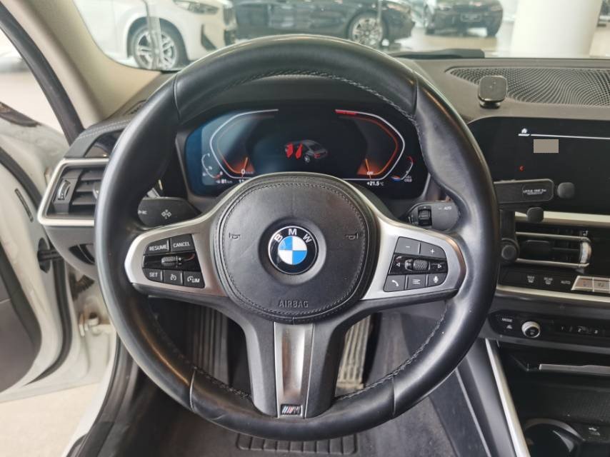BMW 3 Series 2021 immagine di auto #5