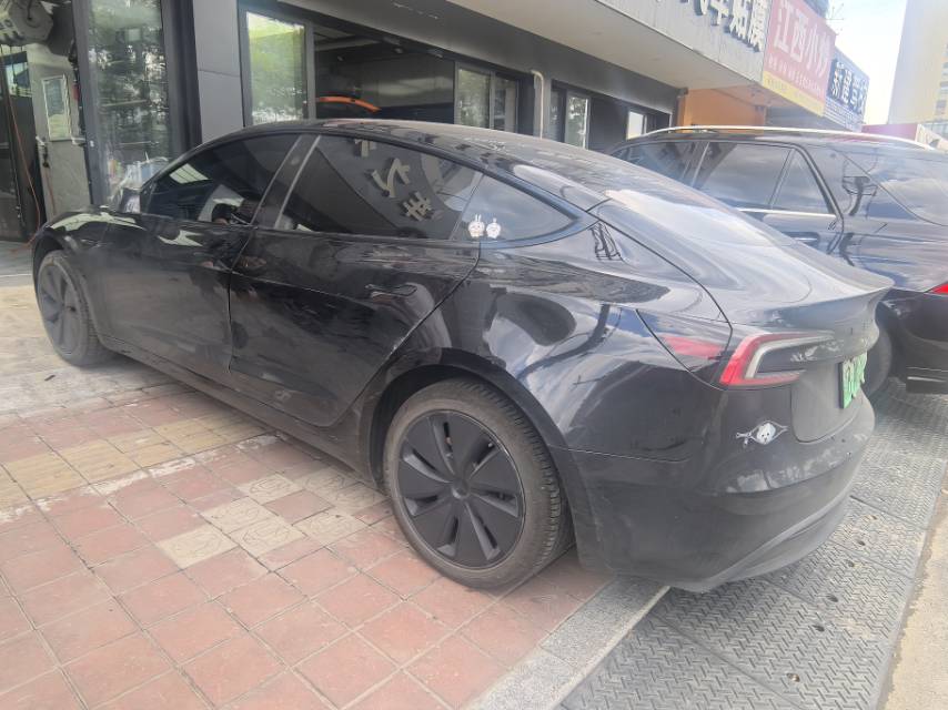 Tesla Model 3 2024 car image #9
