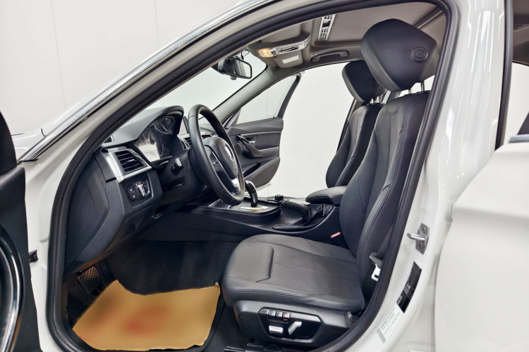BMW 3 Series 2017 #14 BMW 3 Series 2017 car image #14
