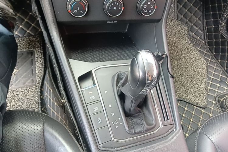 Volkswagen Lavida 2019 #14 Volkswagen Lavida 2019 car image #14