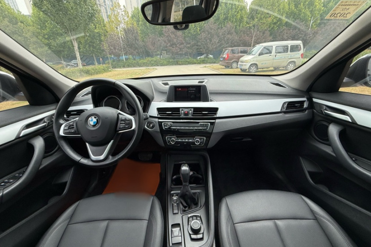 BMW X1 2018 car image #11
