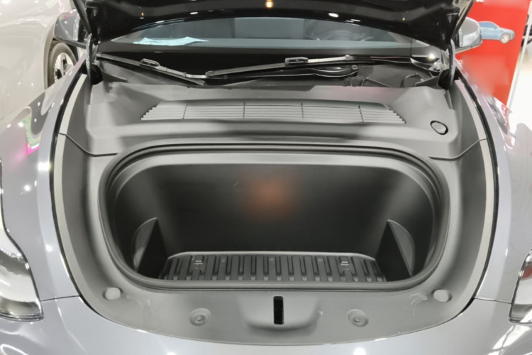 Tesla Model Y 2023 #20 Tesla Model Y 2023 car image #20
