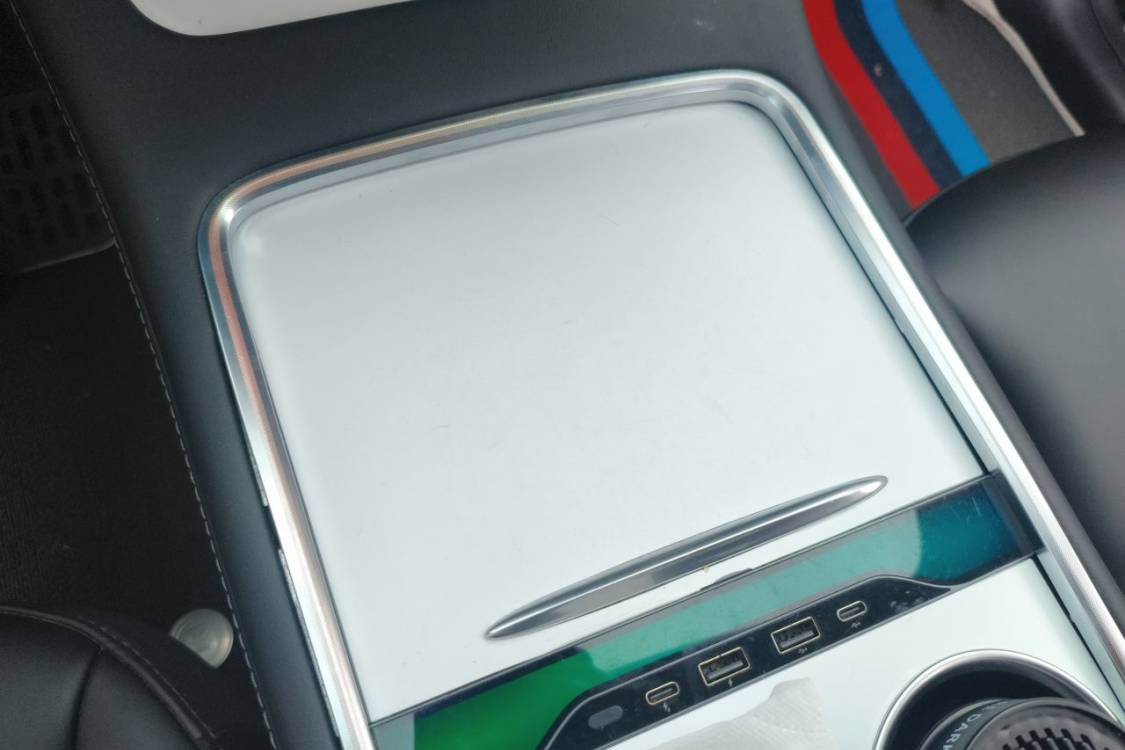 Tesla Model Y 2024 car image #28